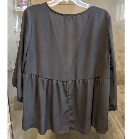 Torrid Black Gauze Kimono Style Blouse - Picture 4 of 8